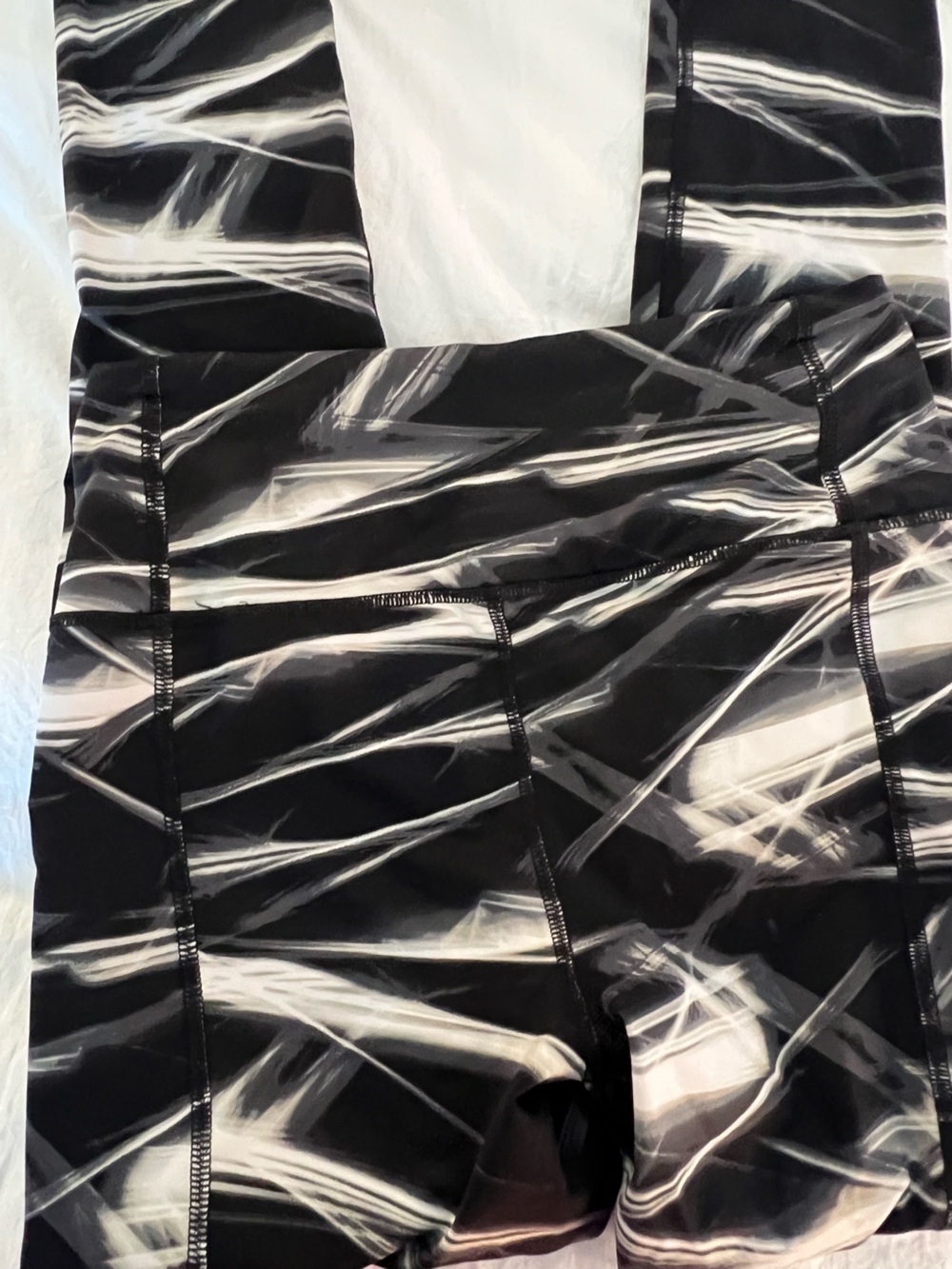 Victoria’s Secret Sport Print Stripe Leggings Small - Picture 4 of 6